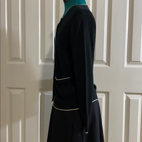 End of year Clearance Sale!  
Women’s Black & Beige sweater - Picture 5 of 13